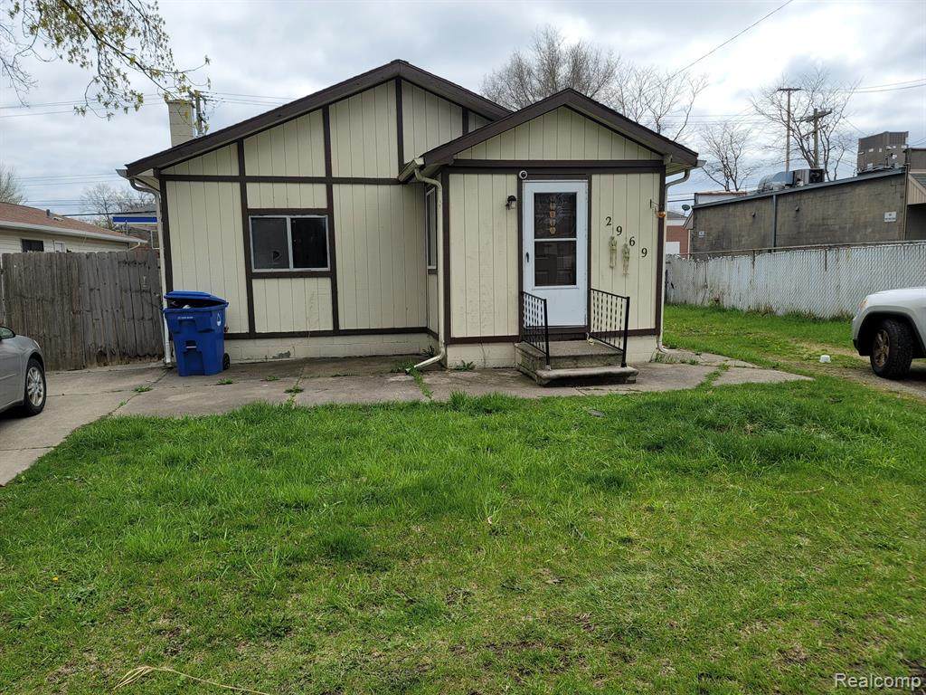 2969 Mott - Photo 1