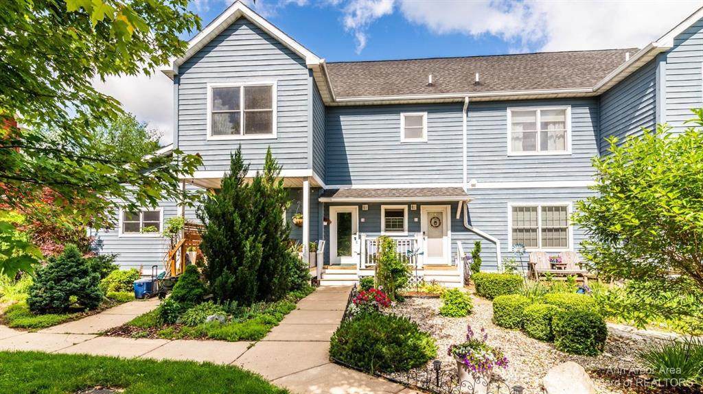 560 Little Lake - Photo 1