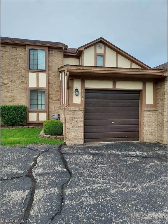 802 Country Club - Photo 1