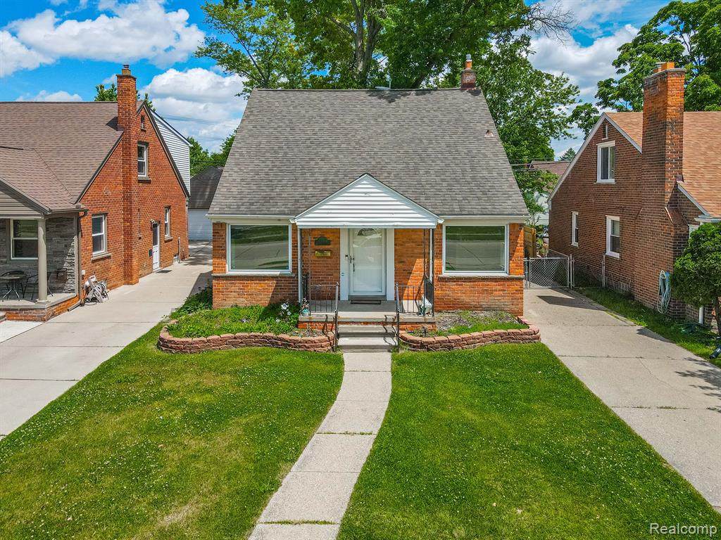 646 Denwood - Photo 1