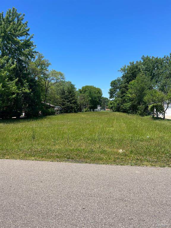2911 Dashwood - Photo 1
