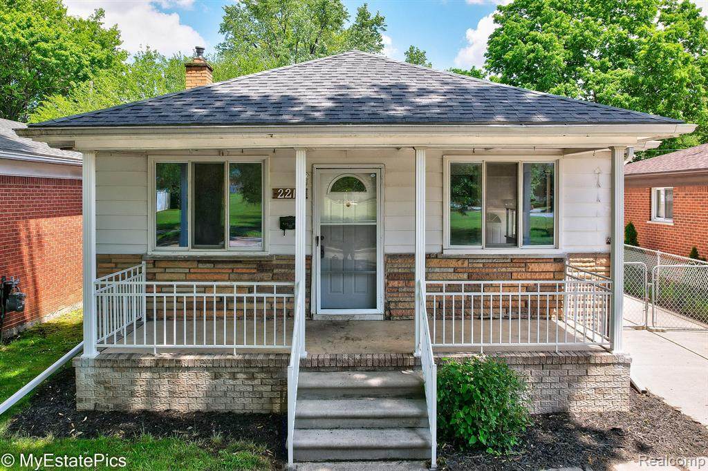 2210 Council - Photo 1