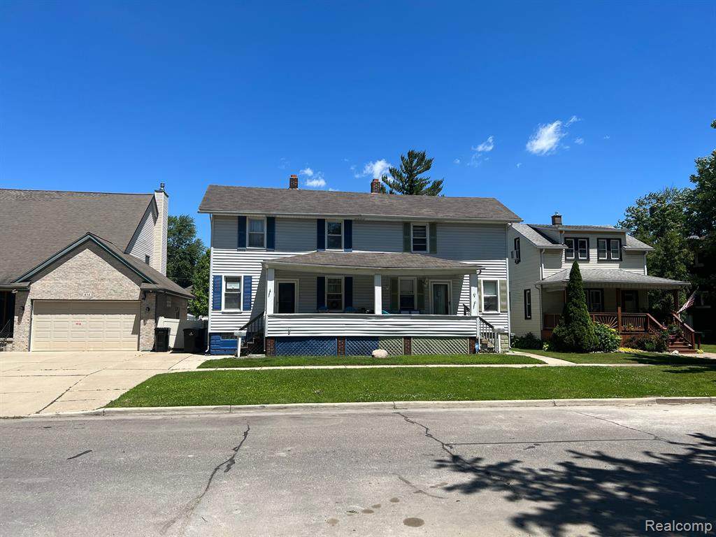 420 Sycamore - Photo 1
