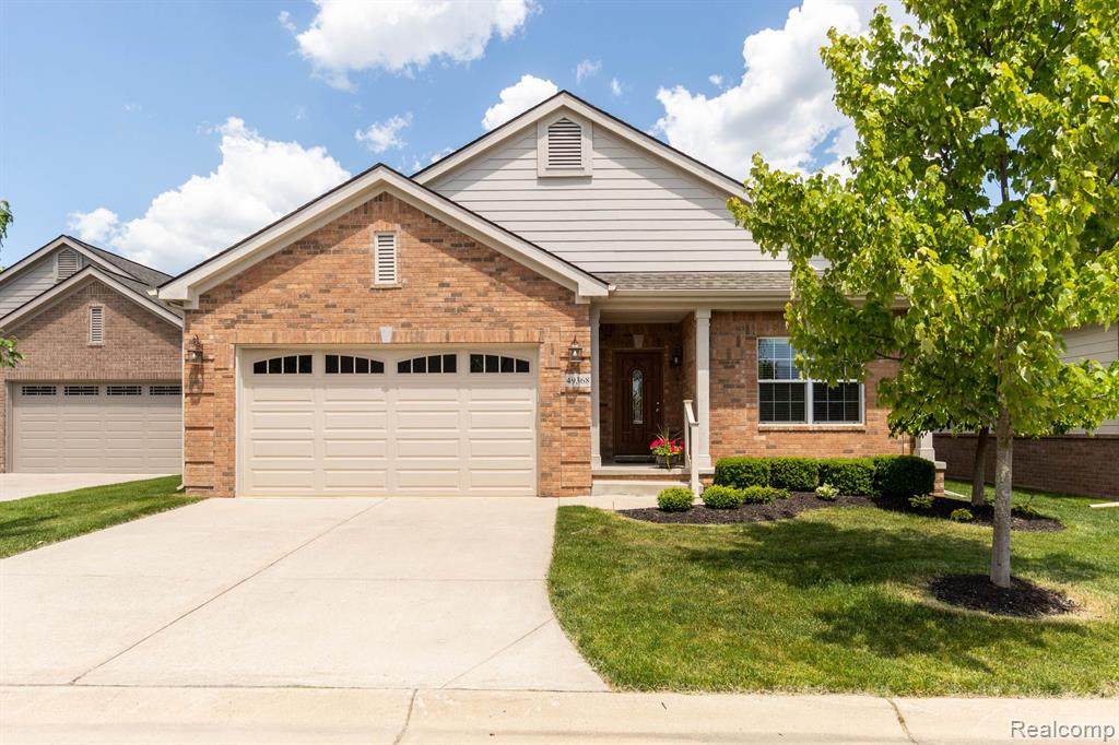 49368 Hawksburry - Photo 1