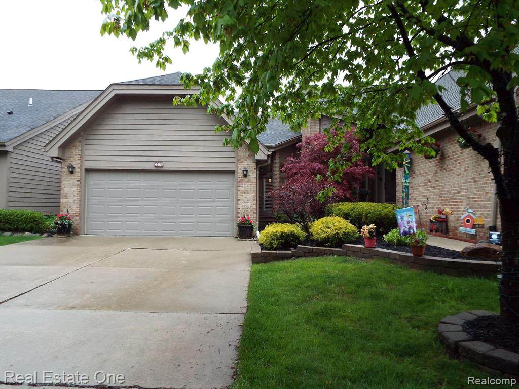 30127 Meadowridge - Photo 1