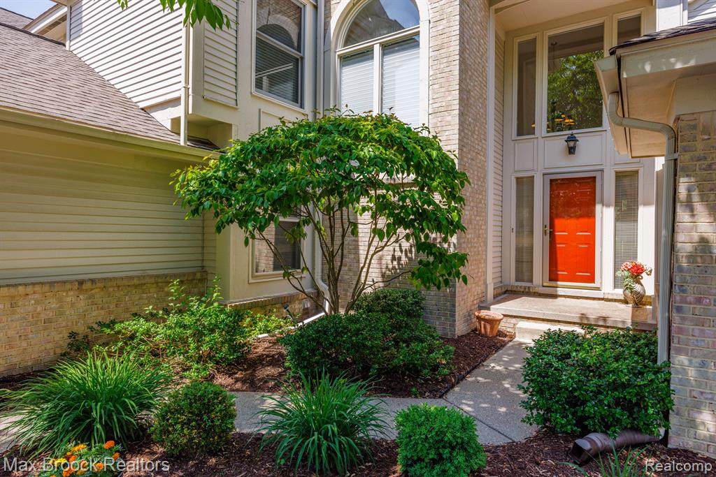 7541 Danbury - Photo 1