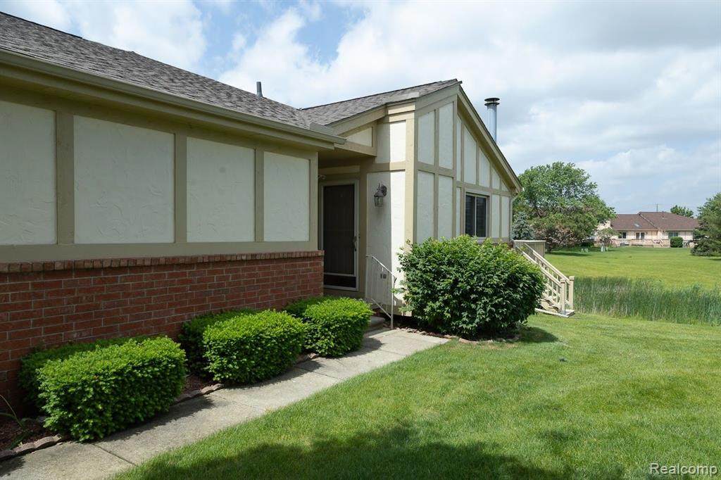 42355 Creekside - Photo 1