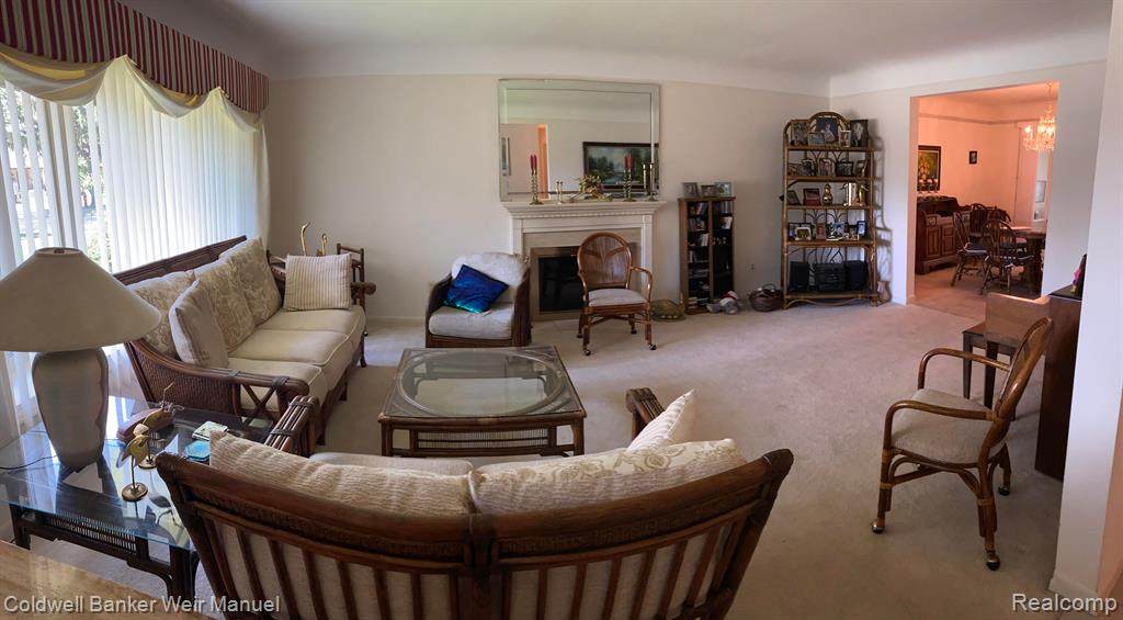 22400 Suzan - Photo 1