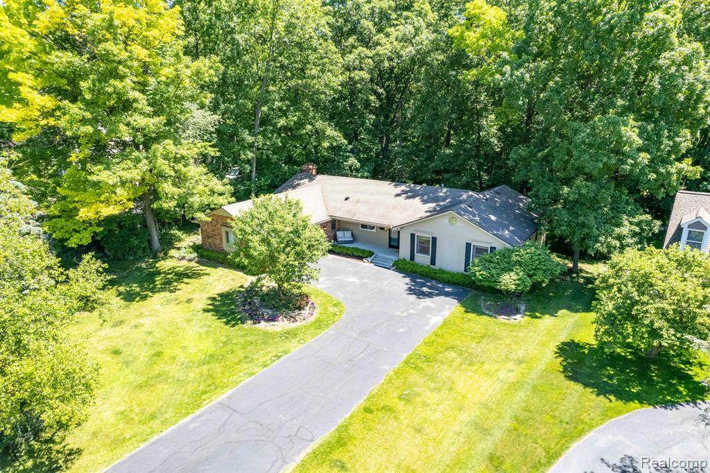 8350 Deerwood - Photo 1