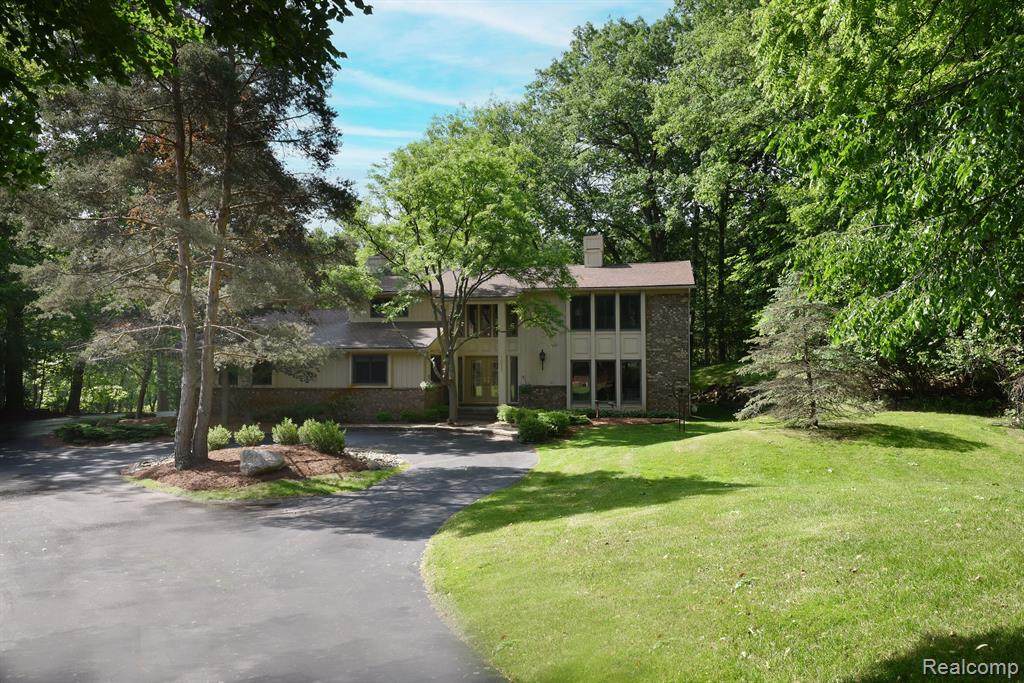 1675 Kirkway - Photo 1