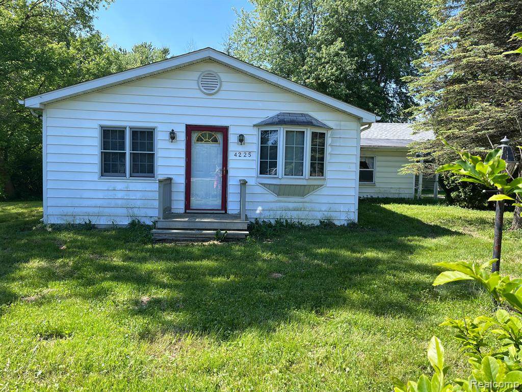 4225 Lapeer - Photo 1
