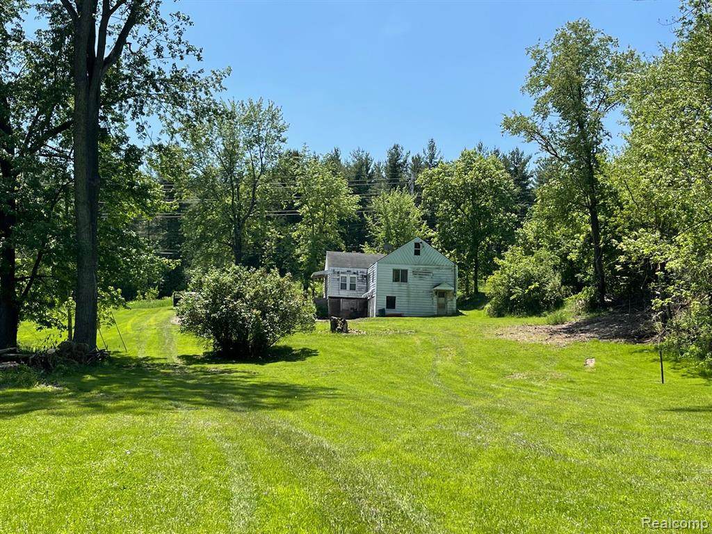 1003 Thompson - Photo 1