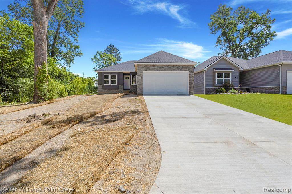 388 Lake Angelus - Photo 1