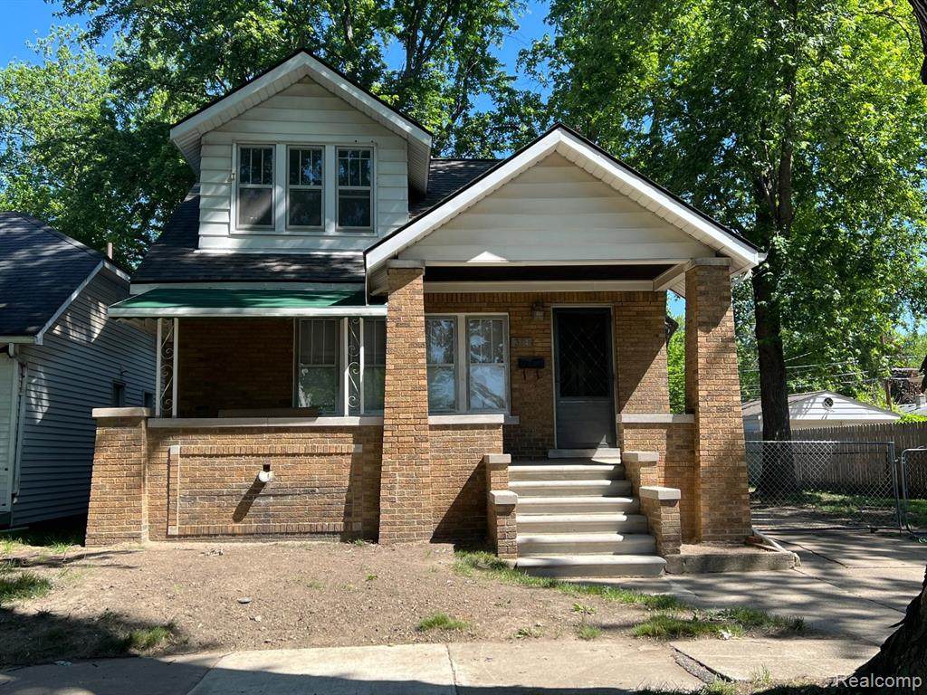 374 Hayes - Photo 1
