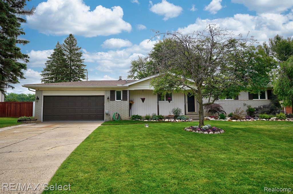 4477 Saint Martins - Photo 1