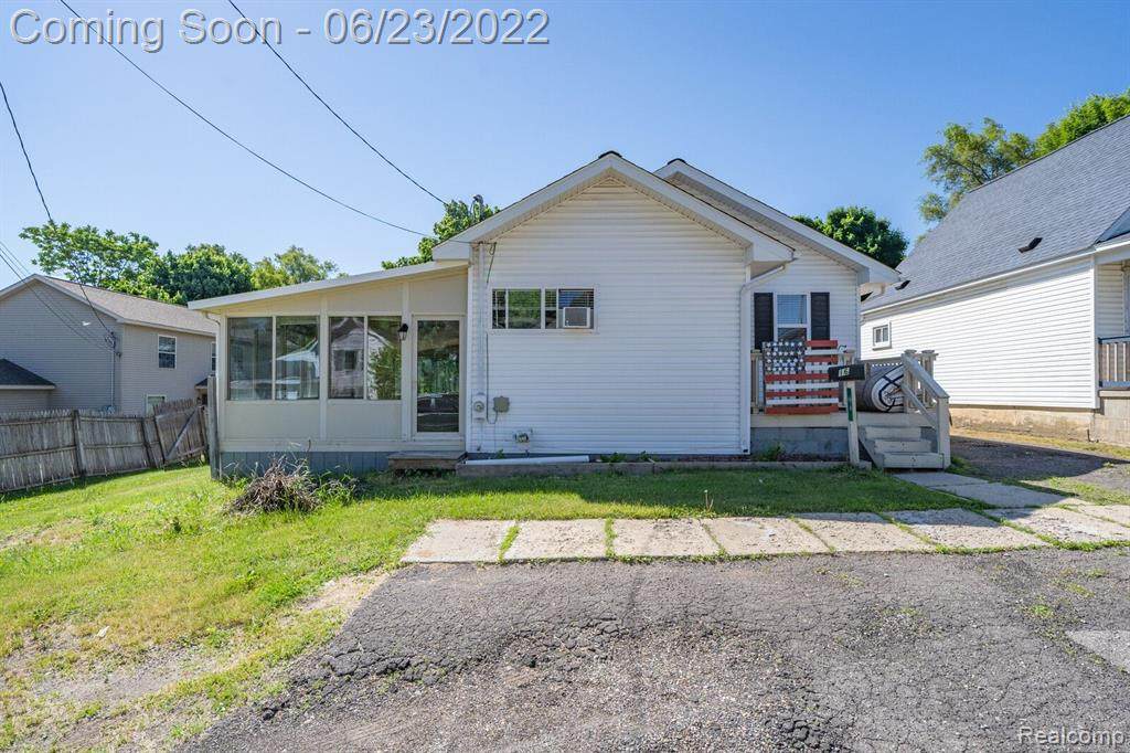 16 Center - Photo 1