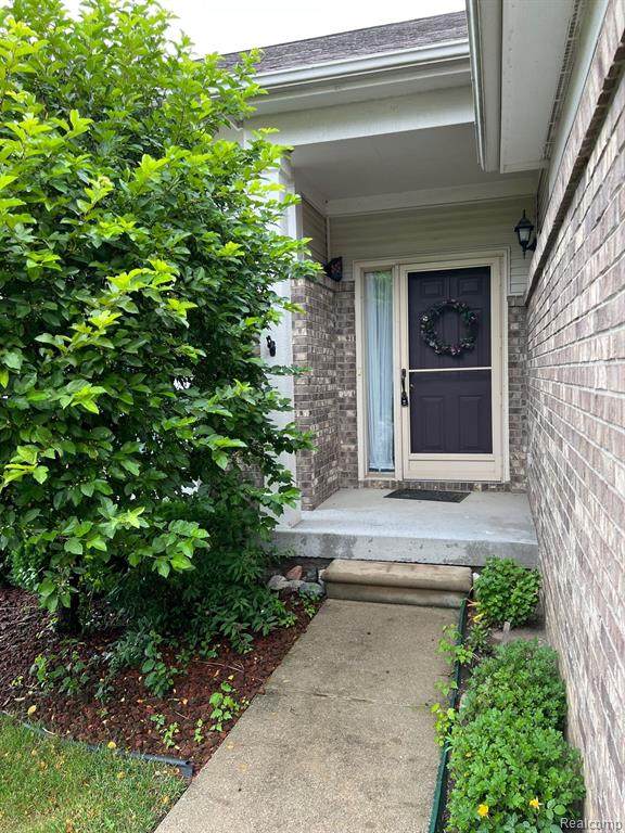 636 Eastway - Photo 1
