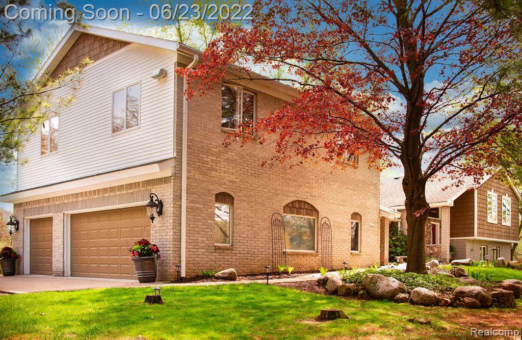 1869 Manalee - Photo 1