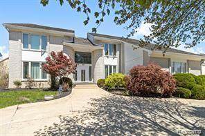 5666 Royal Wood - Photo 1