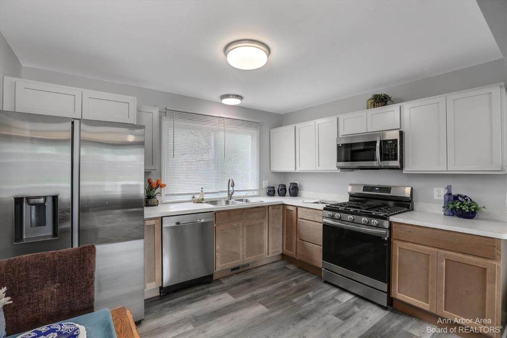 1270 Wendell - Photo 1