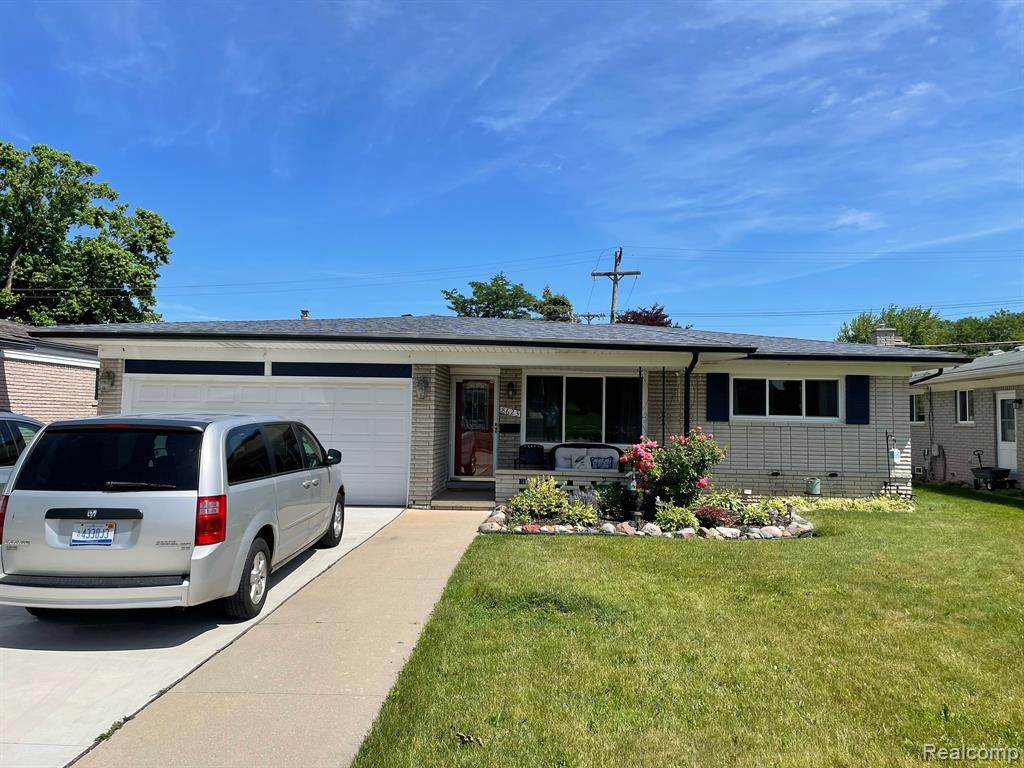 8623 Crestview - Photo 1