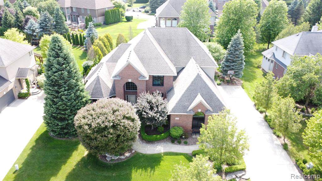 826 Majestic - Photo 1