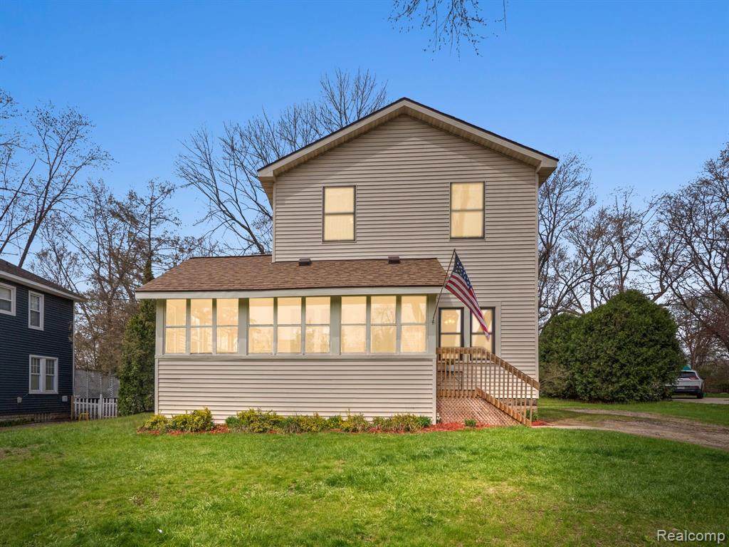 1556 Wilmot - Photo 1