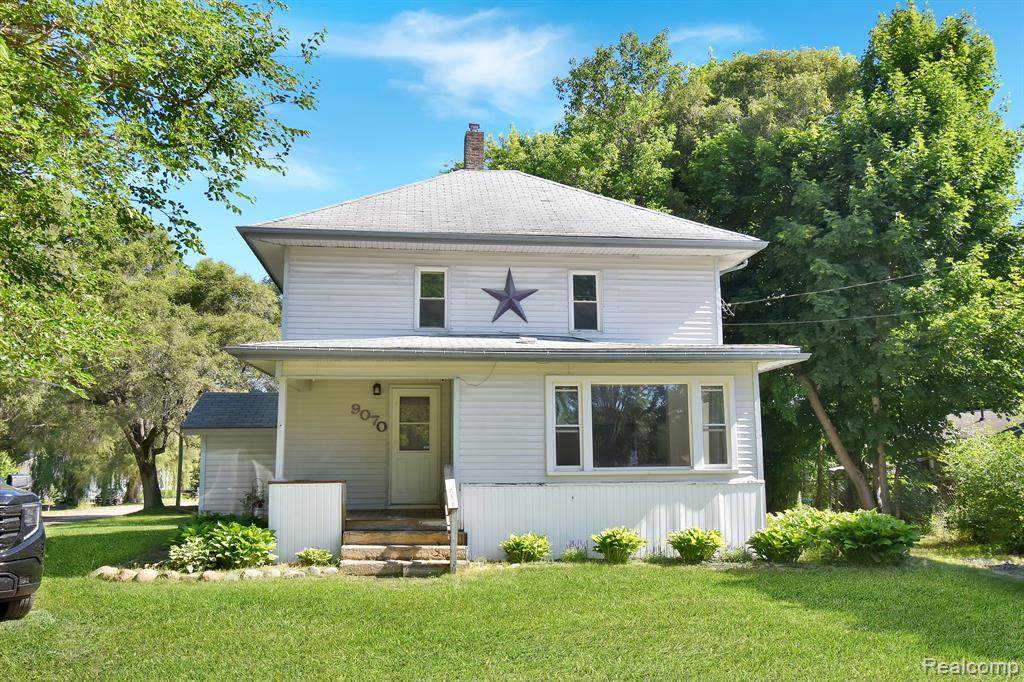 9070 Harper - Photo 1