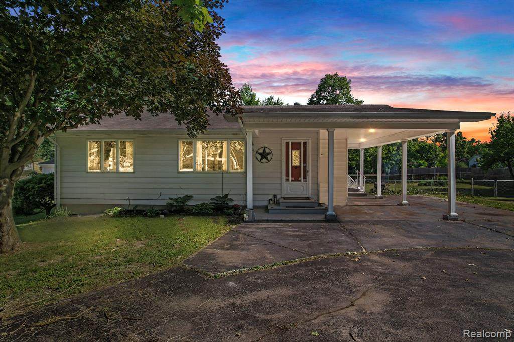 5478 Corunna - Photo 1