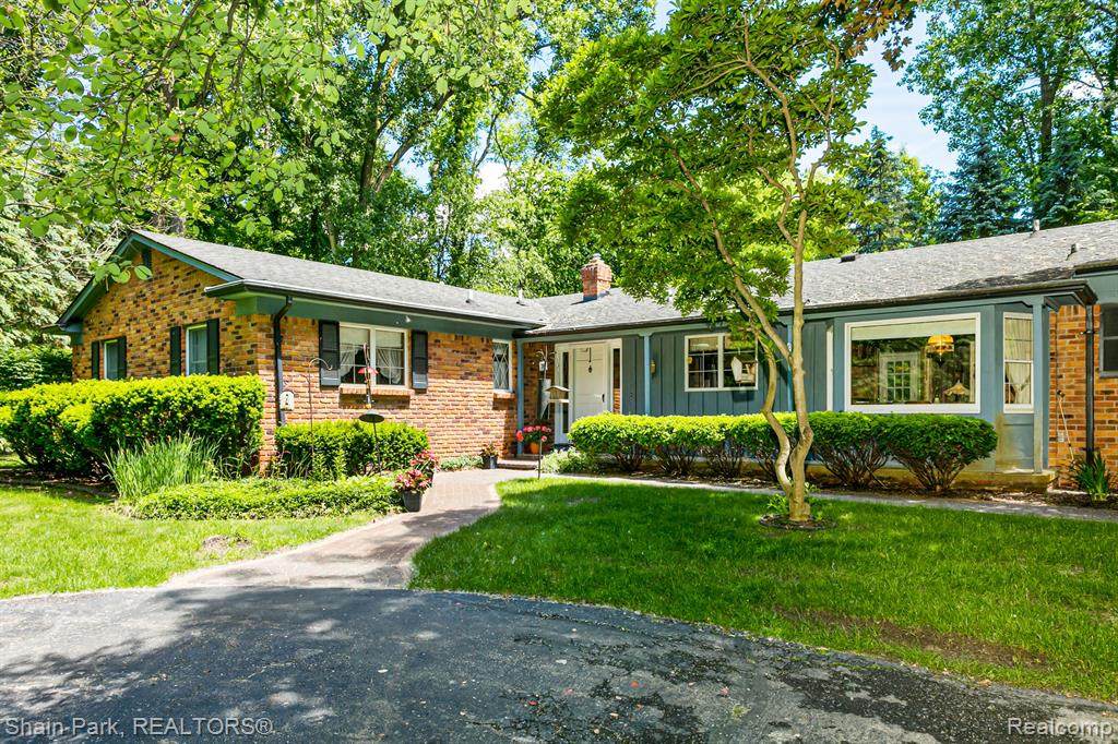 4878 Napier - Photo 1