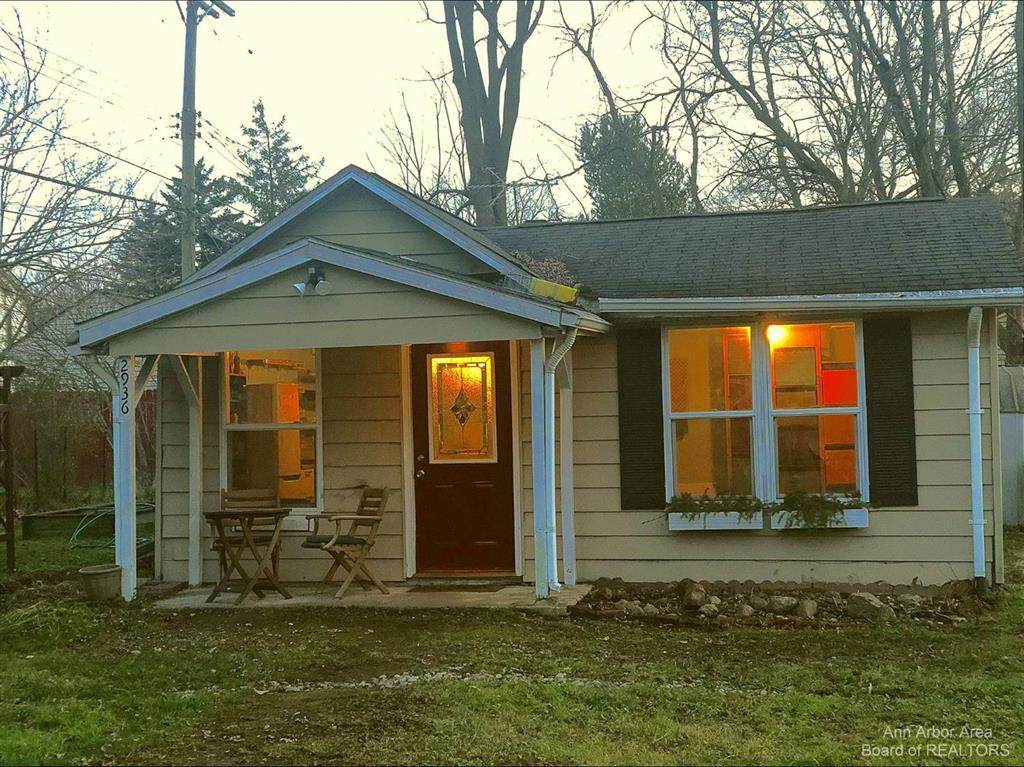 2936 St. Aubin - Photo 1