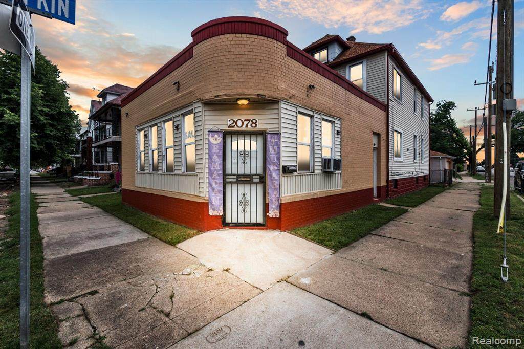 2078 Belmont - Photo 1