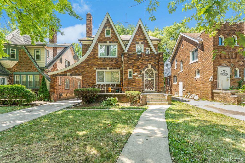 5283 Kensington - Photo 1