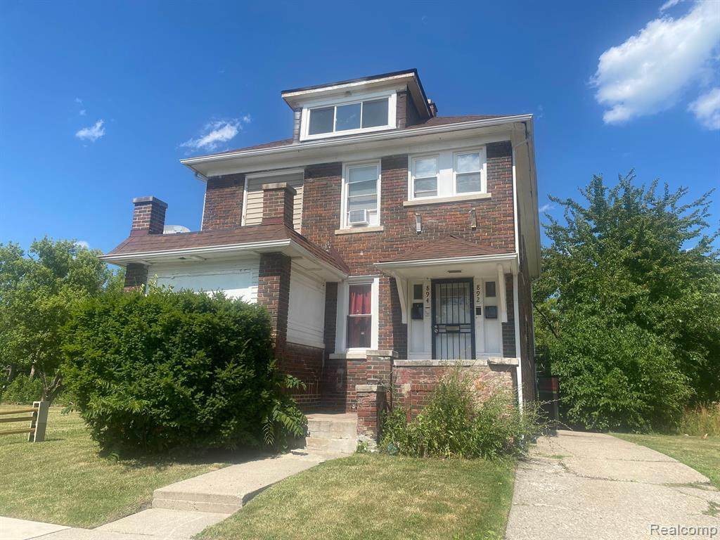 892 Navahoe - Photo 1