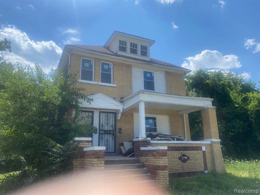 767 Navahoe - Photo 1