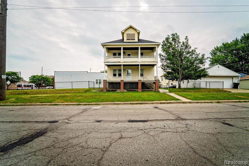 3315 7TH - Photo 1