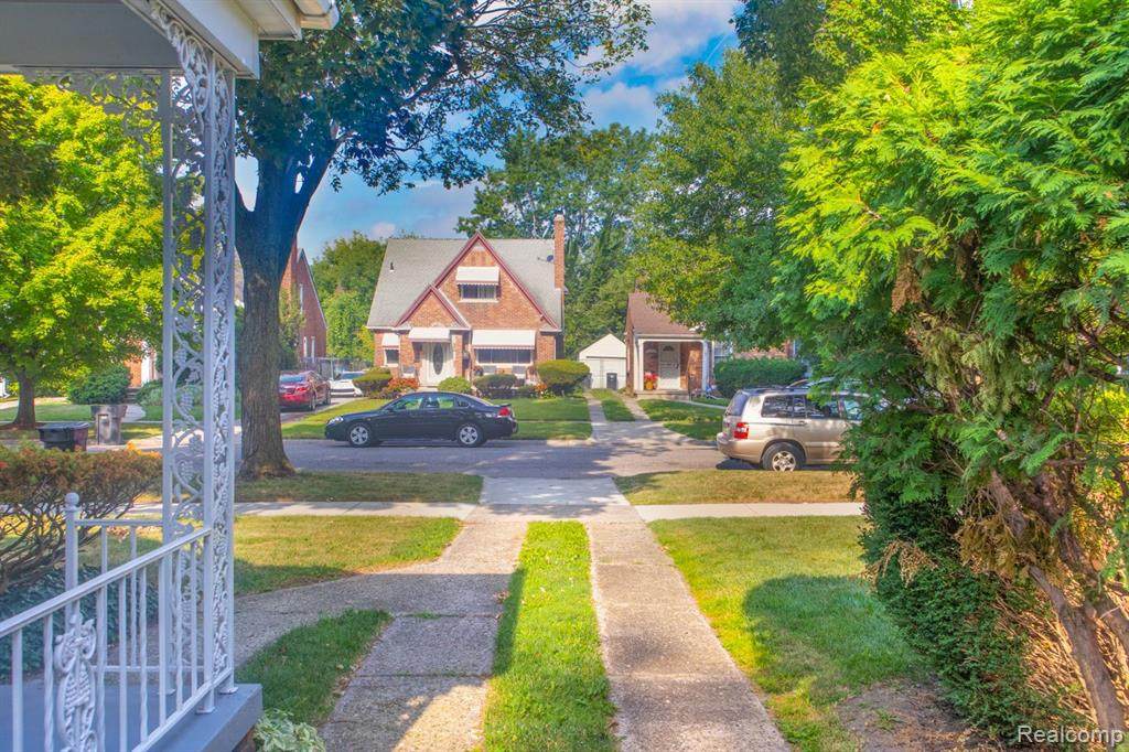 14232 Warwick - Photo 1