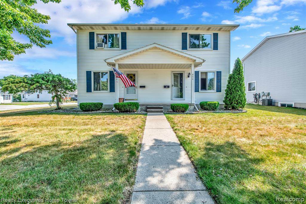 804 Riverview - Photo 1