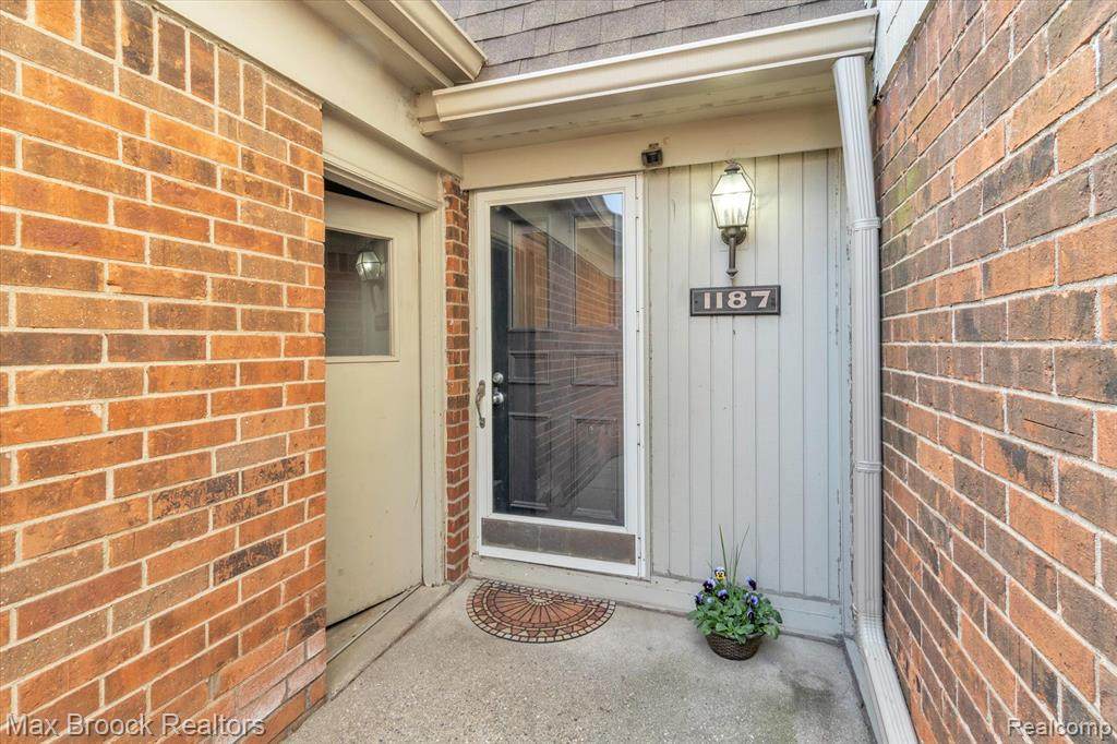 1187 Rolling Hills - Photo 1