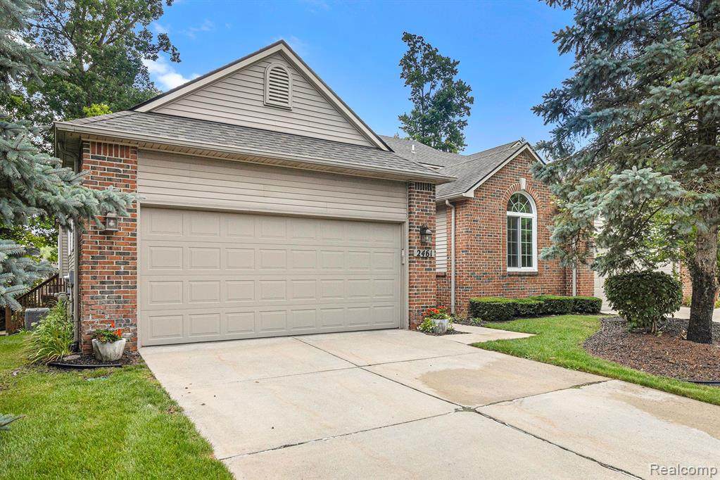 2461 Woodcliff - Photo 1