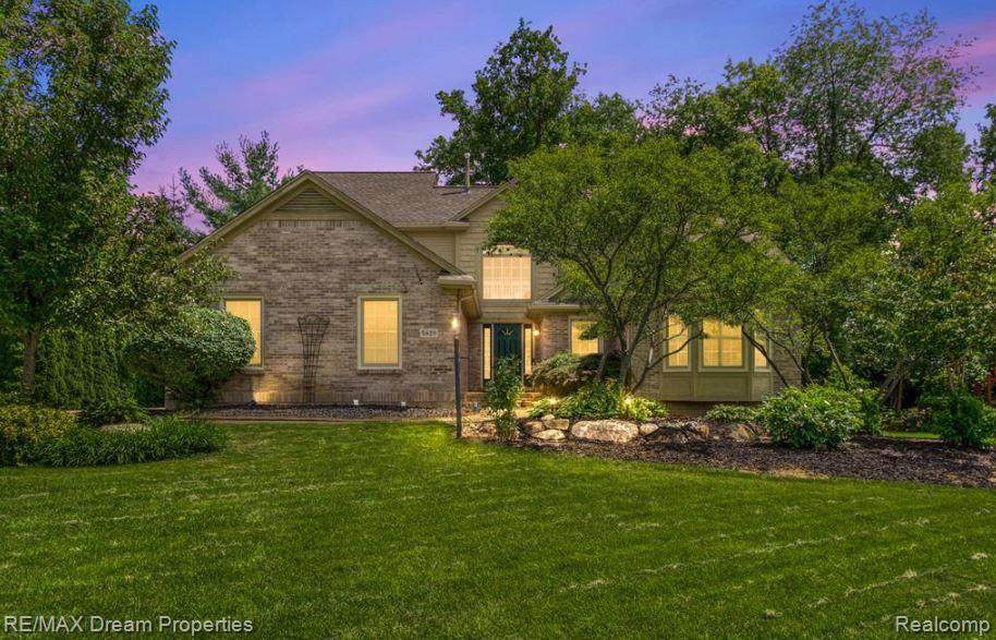 5620 Sheffield - Photo 1