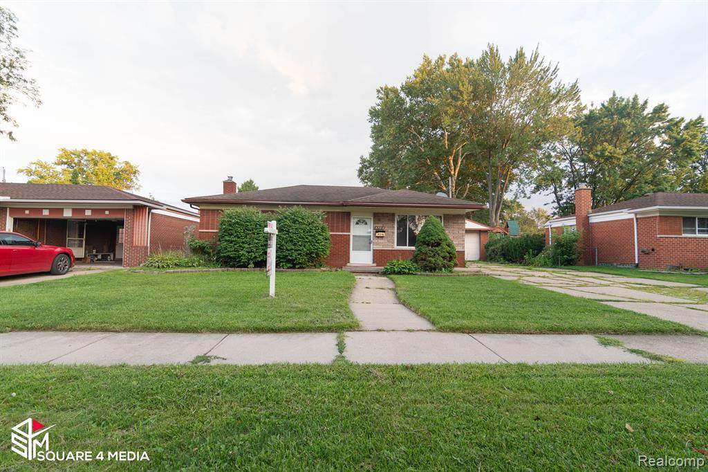 4706 Red Maple - Photo 1