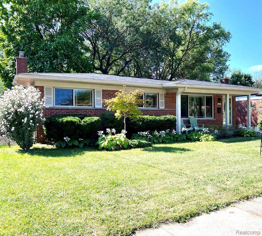 4624 Fenwick - Photo 1