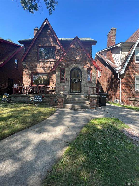 7016 Thatcher - Photo 1