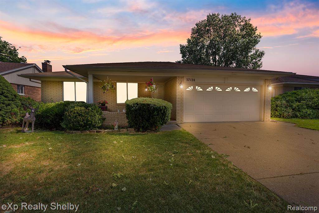 37124 Evergreen - Photo 1