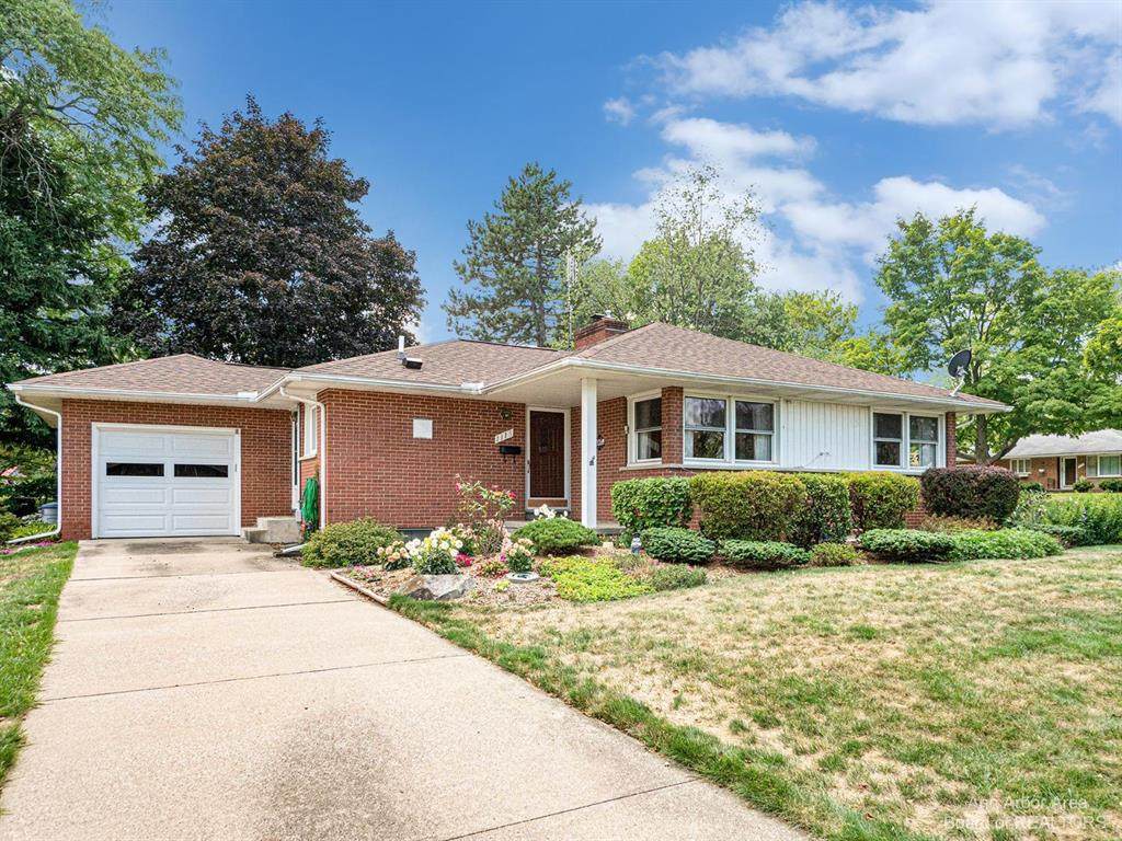 1115 Clague - Photo 1