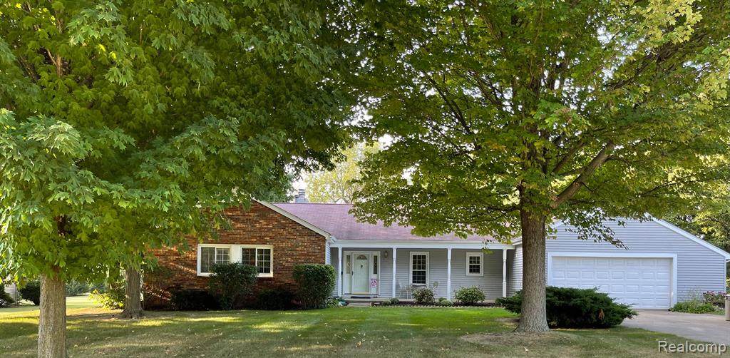212 Hawthorne - Photo 1
