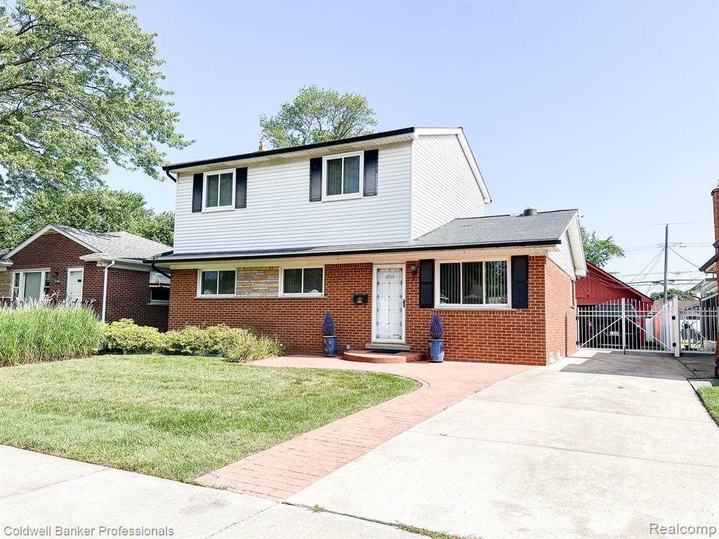 23115 Glenbrook - Photo 1