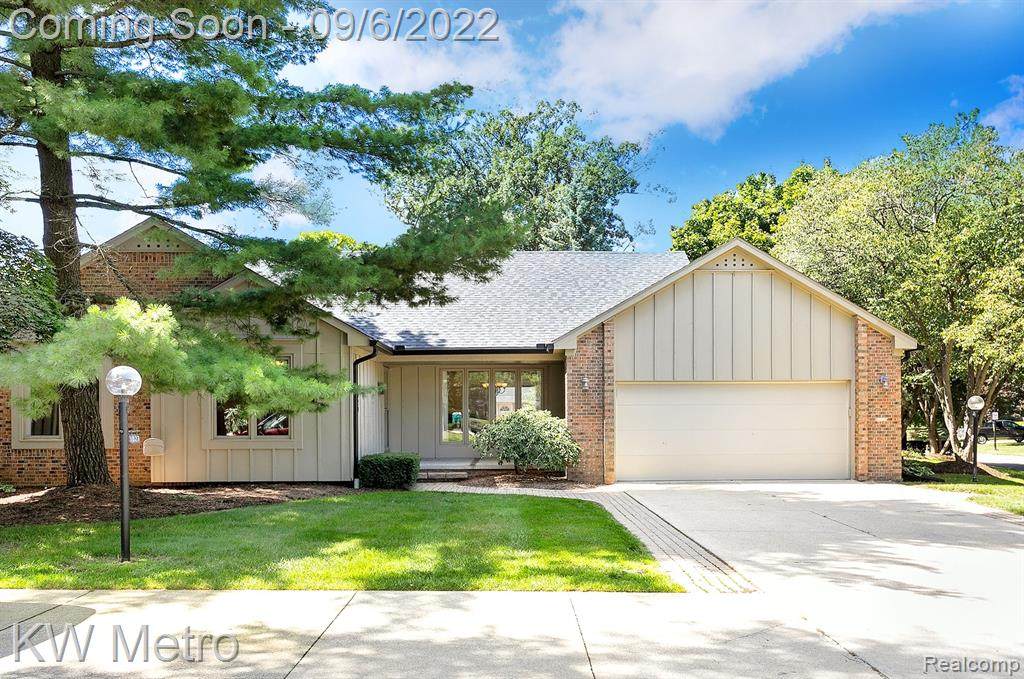 1029 Stratford - Photo 1