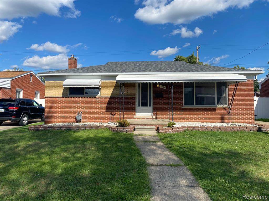 5820 Amboy - Photo 1